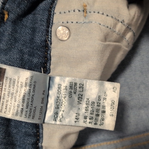 Levi Strauss & Co. Signature Womans Size 14 Boot Cut Mid Rise Bootcut Jeans - Picture 3 of 10